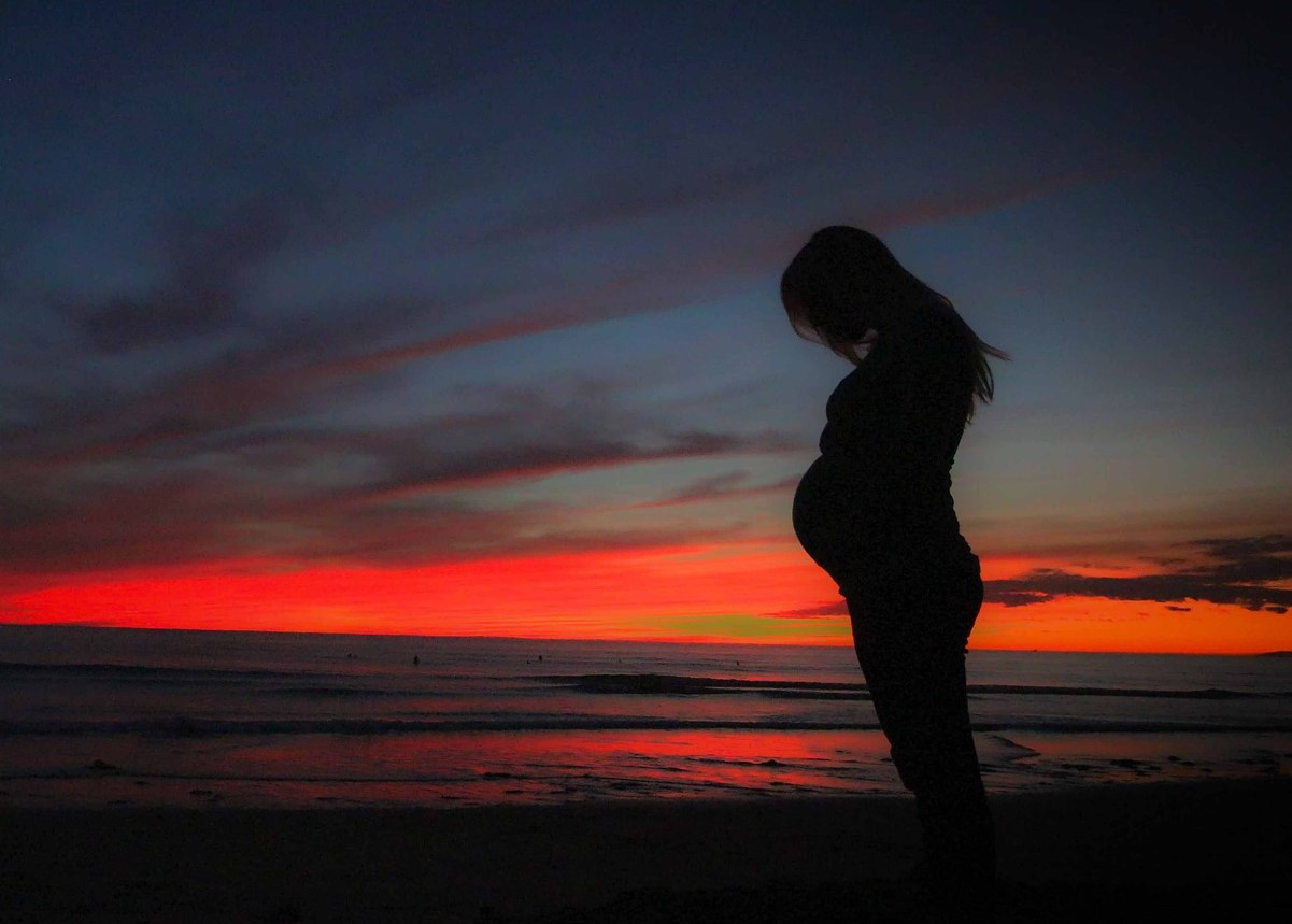 Pregnant%20sunset%20cropped